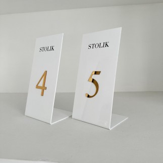 Numerki na stoły weselne Model L 10x20 cm w kolorze białym ze złotym wykończeniem